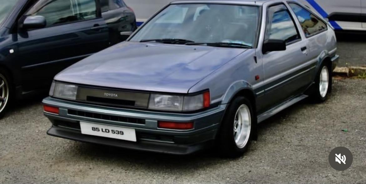 Supplied automotive photograph 3